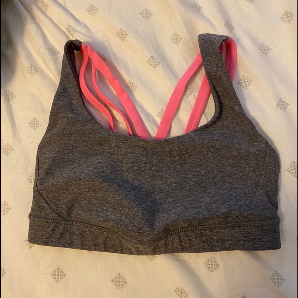 LULULEMON SPORTS BRA SIZE 4